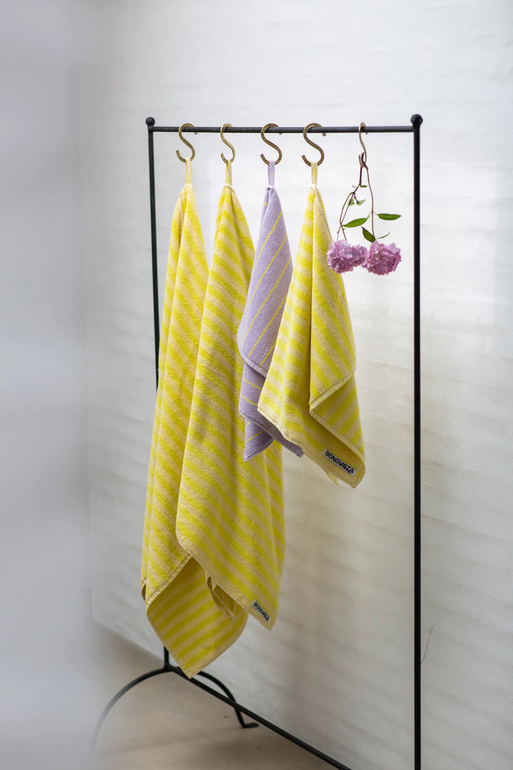 Bongusta Naram Gæstehåndklæde Pristine/gul 50 x 80 cm